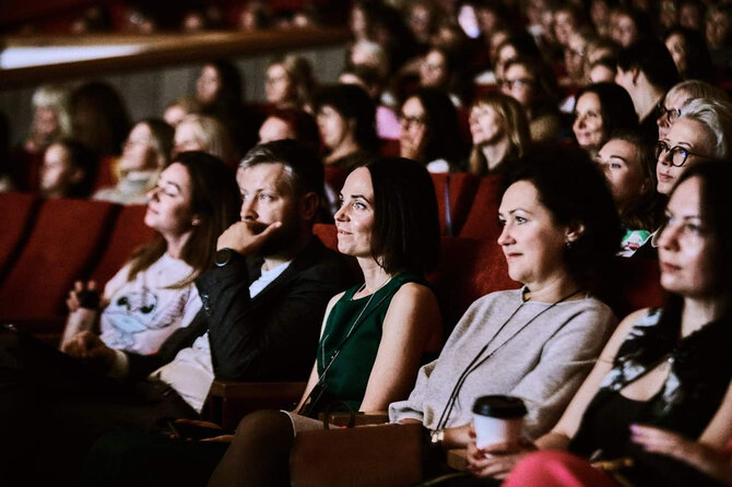 Organizatorių archyvo nuotr./Akimirkos iš konferencijos ,,(ne)Tobula Moteris“ Kaune