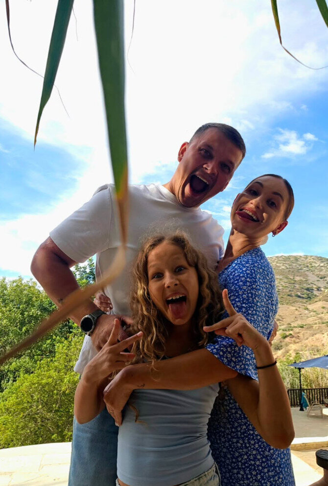 „Instagram“ nuotr./Kristina Šerkšnienė su vyru ir dukra