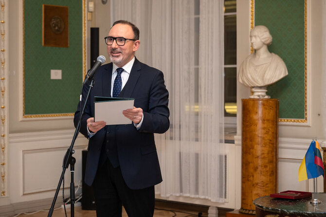 G.Grigėnaitės/LNDM nuotr. /LNDM generaliniam direktoriui dr. Arūnui Gelūnui įteiktas valstybinis Ukrainos ordinas