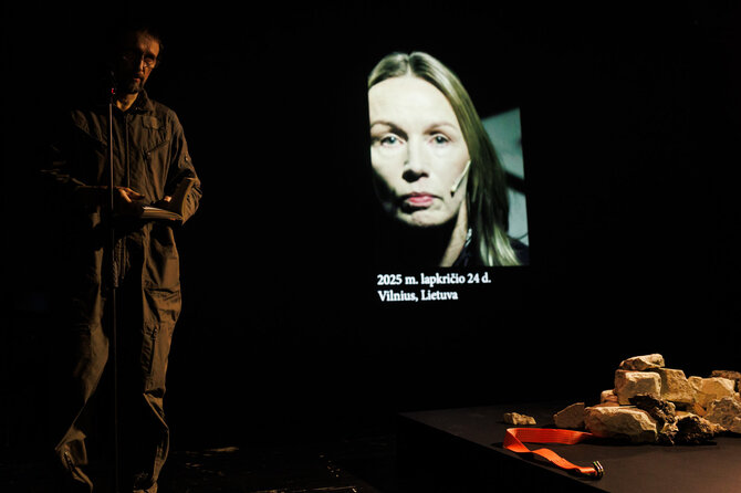 L.Masio/Valstybinio jaunimo teatro nuotr. /Viktorija Kuodytė. Spektaklis „Menka detalė“ (rež. Adomas Juška)