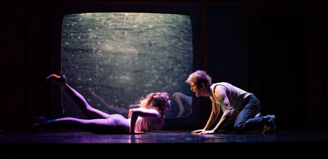 A.Gudo/Šiaulių dramos teatro nuotr. / Spektaklis Šiaulių dramos teatre „Šok, Edita, šok“ (režisierė Eglė Vertelytė, dramaturgas – Rimantas Kmita)