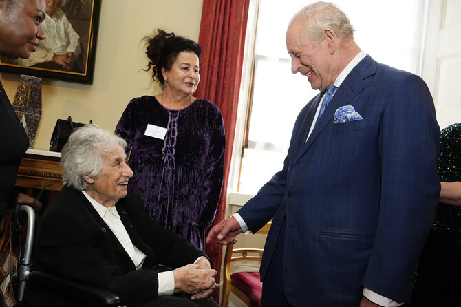 „Scanpix“/„PA Wire“/„Press Association Images“ nuotr./Anita Lasker-Wallfisch ir karalius Karolis III
