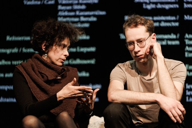 L.Masio/Valstybinio jaunimo teatro nuotr. /Adania Shibli, Adomas Juška. Susitikimas su rašytoja Valstybiniame jaunimo teatre