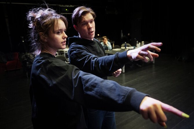 D.Matvejevo/Lietuvos nacionalinio dramos teatro nuotr. /Vaidilė Juozaitytė, Šarūnas Rapolas Meliešius. Spektaklio „Lietuvių mirties pranešimai. Vieno spektaklio istorija“ (rež. Karolis Kaupinis) užkulisiai