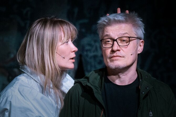 D.Matvejevo/Lietuvos nacionalinio dramos teatro nuotr. /Aistė Zabotkaitė, Dainius Gavenonis. Spektaklio „Lietuvių mirties pranešimai. Vieno spektaklio istorija“ (rež. Karolis Kaupinis) užkulisiai