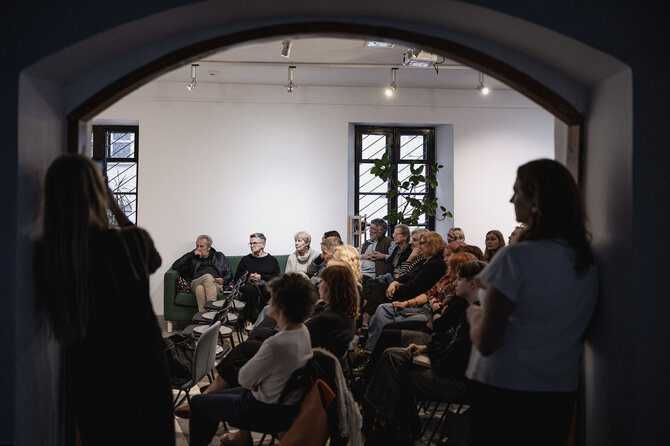 M.Mikulėno/Vilnius, Unesco literatūros miesto nuotr. /Pokalbis tarp Giedros Radvilavičiūtės ir Tomo Vaisetos
