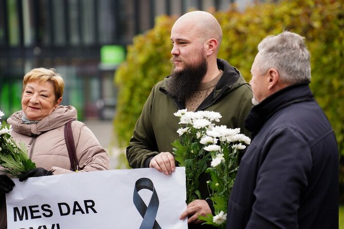 „JP.lt“ nuotr./Kultūros bendruomenės protestas prie Panevėžio rajono savivaldybės