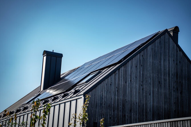 „VEESLA“ nuotr./Saulės energetika: mažesnė parama, bet didesnė grąža namų savininkams