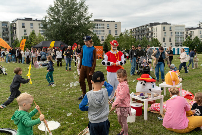 „SIMBIOCITY“ nuotr./SIMBIOCITY kino vakaras Ozo parke subūrė šimtus gyventojų ir miesto svečių
