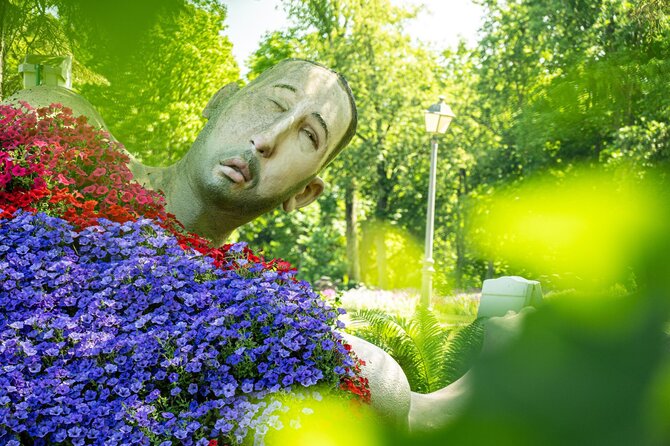 „Pakruojo dvaro“ nuotr./Pakruojo dvare jau atidarytas utopinio grožio Vasaros gėlių festivalis: Mindaugines kviečia švęsti tarp milijonų žiedų