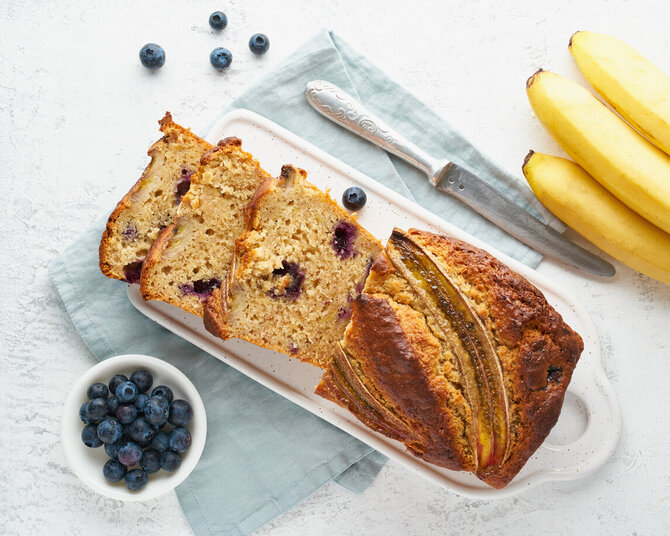 Istock nuotr./Bananų duona su šilauogėmis