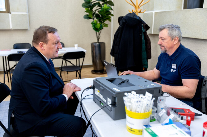 Laima Penek/LRVK nuotr./Ministrai ir Vyriausybės darbuotojai dovanojo kraujo