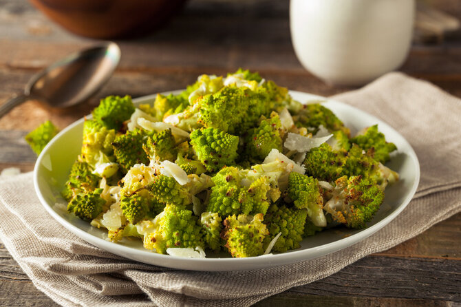 Istock nuotr./Keptas „Romanesco“ žiedinis kopūstas
