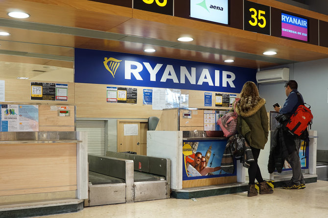 Shutterstock nuotr./"Ryanair“ skrydžių bendrovė