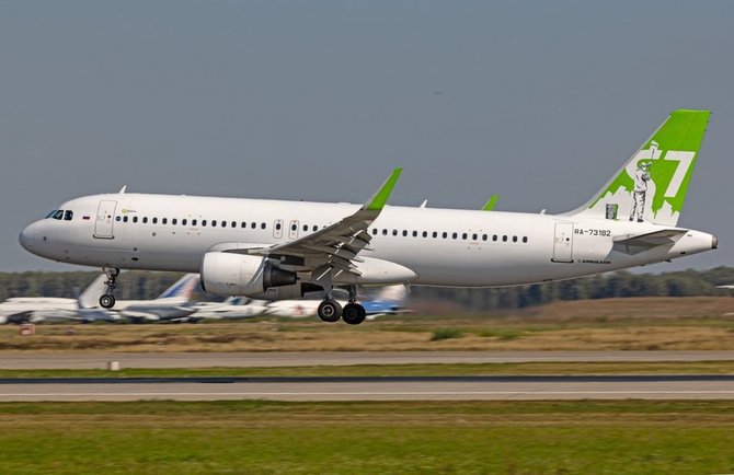 Orlaivis „Airbus A320"