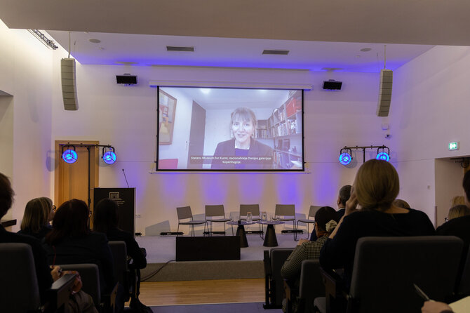Vygaudo Juozaičio nuotr./Merete Sanderhoff skaito pranešimą platformos „ekultūra“ partnerių susitikimo metu