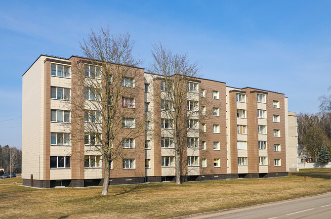APVA archyvo nuotr./Daugiabutis Maironio g. 30, Kazlų Rūdoje, po renovacijos