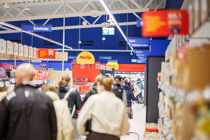 „Lidl“ nuotr./„Lidl“ lentynose gimtadienio proga – istoriškai žemiausia kaina per dešimtmetį: pirkėjai skuba į parduotuves