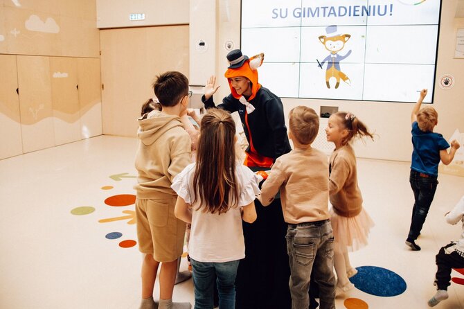 Eglės Gendrėnaitės nuotr./Vaikų edukacinis pramogų centras „CurioCity“ kviečia į savo gimtadienio šventę