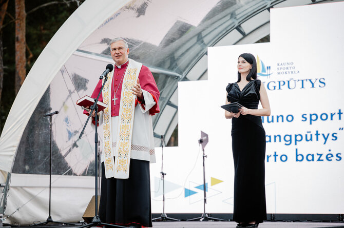 Kauno savivaldybės nuotr./Iškilmingas GALA vakaras Kaune: atidarytas „Bangpūčio“ buriavimo kompleksas ir paminėtas Lietuvos buriuotojų sąjungos 90-metis