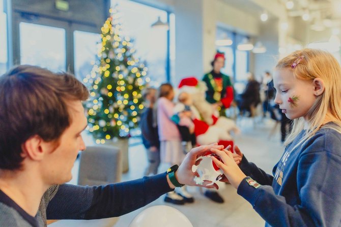 „Outlet Park“ nuotr./„Outlet Park“ startavę nemokami kalėdiniai renginiai vaikams įsibėgėja: kuo nustebino pirmoji šventė ir ką žada antroji?