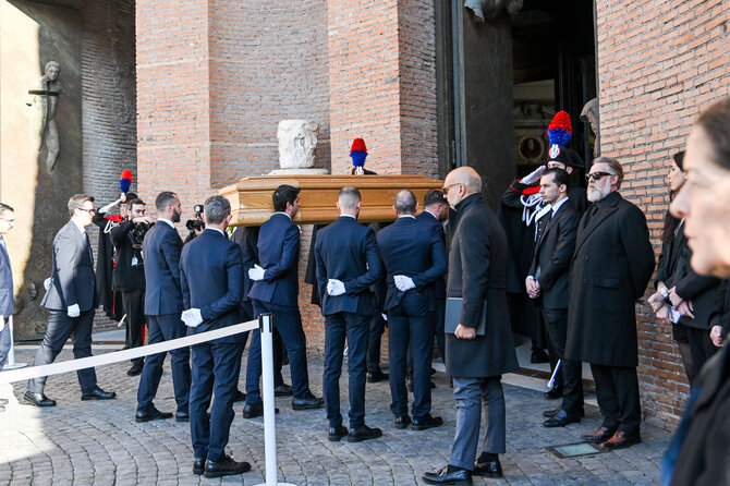 Scanpix nuotr./Valentino Garavani laidotuvės