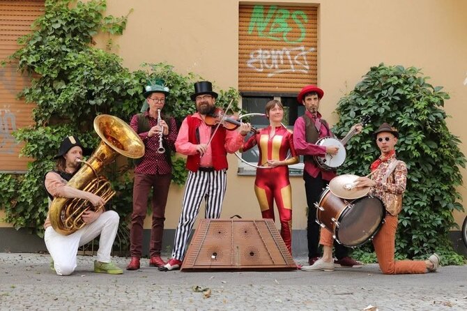 Soc. tinklų nuotr./Grupė „Dobranotch“