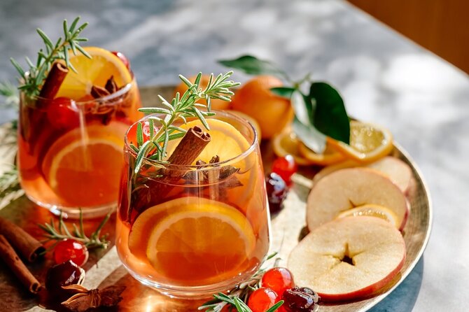 Shutterstock nuotr./Nealkoholinis citrusų ir obuolių kokteilis