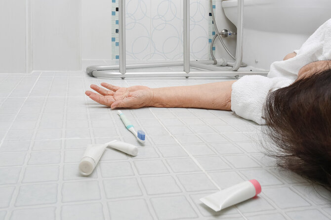 Shutterstock nuotr./Moteris be sąmonės