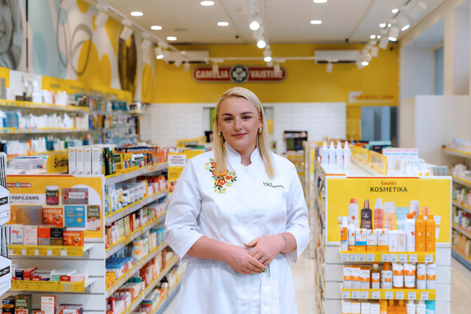 Pranešimo aut. nuotr./Vaistinių tinklo „Camelia“ vaistininkė Judita Voverė