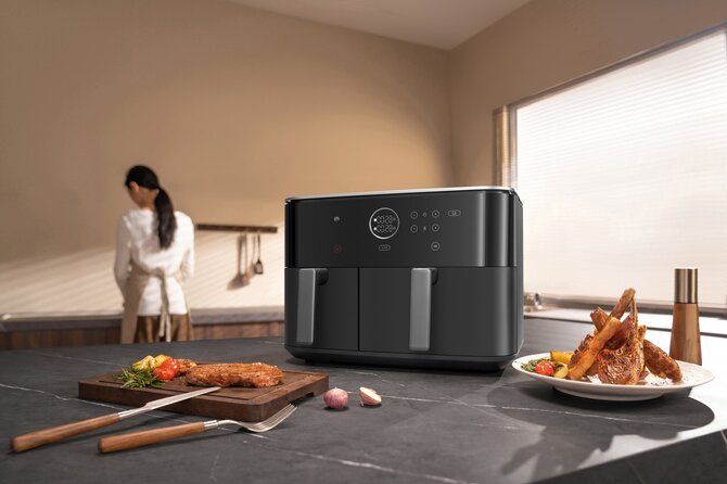 „Xiaomi“ nuotr./Dviejų zonų karšto oro gruzdintuvė „Xiaomi Dual Zone Air Fryer 10L“ 