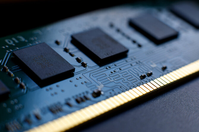 AdobeStock nuotr./Pigių telefonų ir kompiuterių era baigėsi