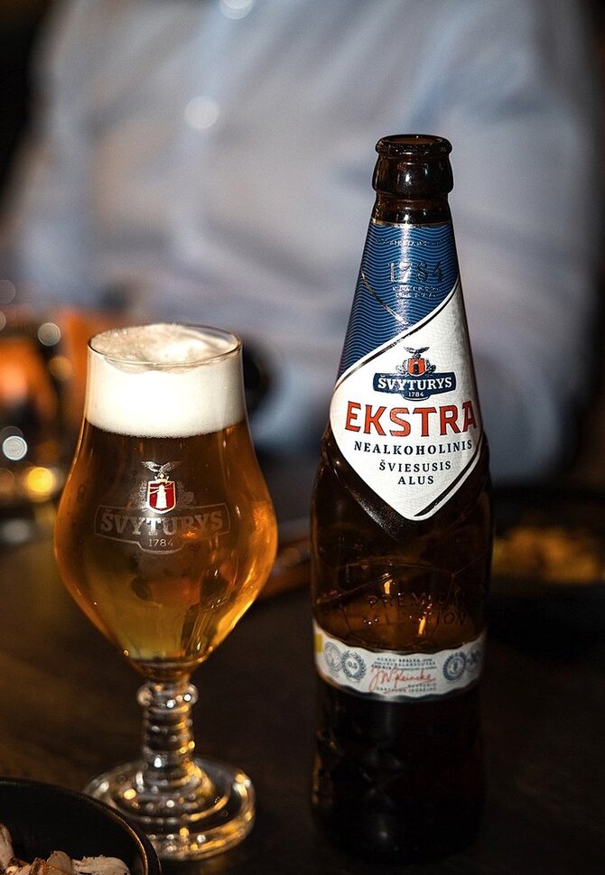„Švyturys“ nuotr./„Švyturio Ekstra Nealkoholinis“ gaminamas tradiciniu būdu, vėliau iš jo mikrofiltracijos pagalba pašalinant alkoholį. 