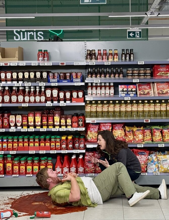 „Iki“ nuotr./Turite 5 minutes? „Iki“ vietoj reklamos sukūrė pirmą tokį serialą Lietuvoje – žiūrėkite pirmą „Parduotuvinio romano“ seriją
