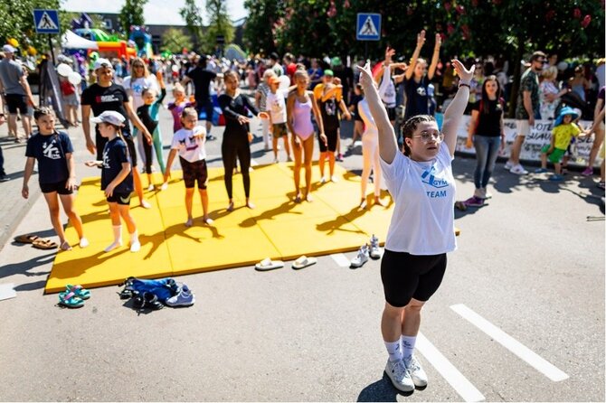 „Ogmios miestas“ nuotr./Į „Ogmios miestą“ sugrįžta „Gimtadienis ant žolės“: virš 50 nemokamų pramogų ir ypatinga šventės kulminacija