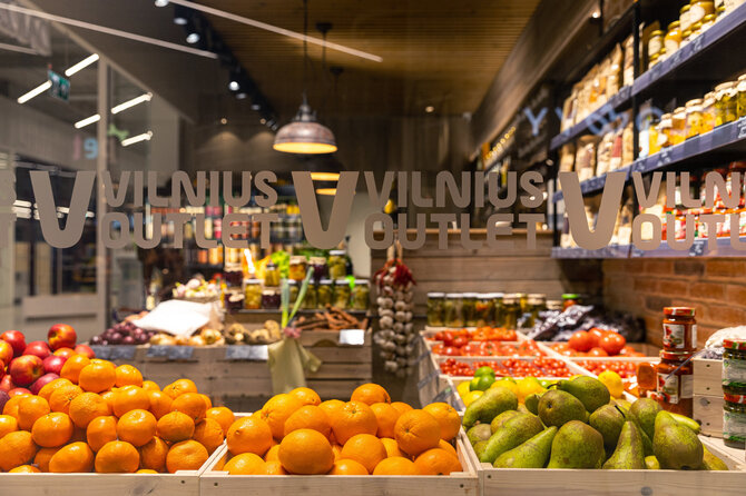 „Vilnius Outlet“ nuotr./„Vilnius Outlet“ įsikūrusios „Rolando daržovės“: kaimiškos gėrybės, turgaus dvasia ir noras kurti apsipirkimo džiaugsmą 
