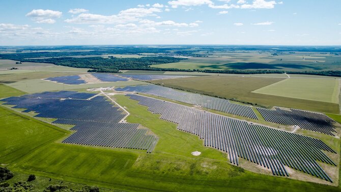 Organizacijos nuotr./„Acme Solar Group" atidarė vieną didžiausių saulės parkų Lietuvoje: energija – šaliai, nauda – bendruomenei