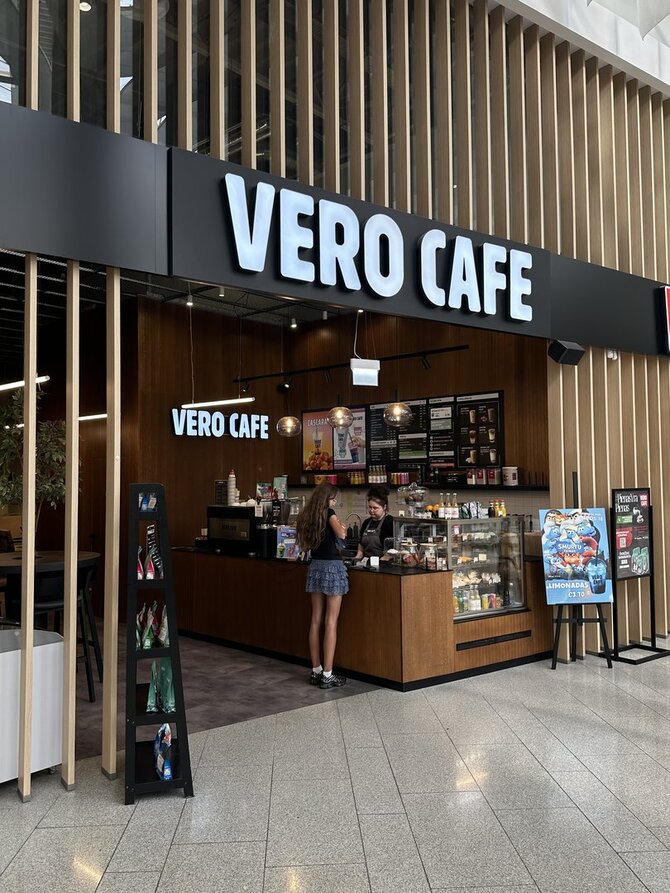 „Vilnius Outlet“ nuotr./Meilė iš pirmo puodelio: šioje sostinės kavinėje susižavėjimas kava gimsta iš jai kasdien skiriamo didžiulio nuoširdaus dėmesio 