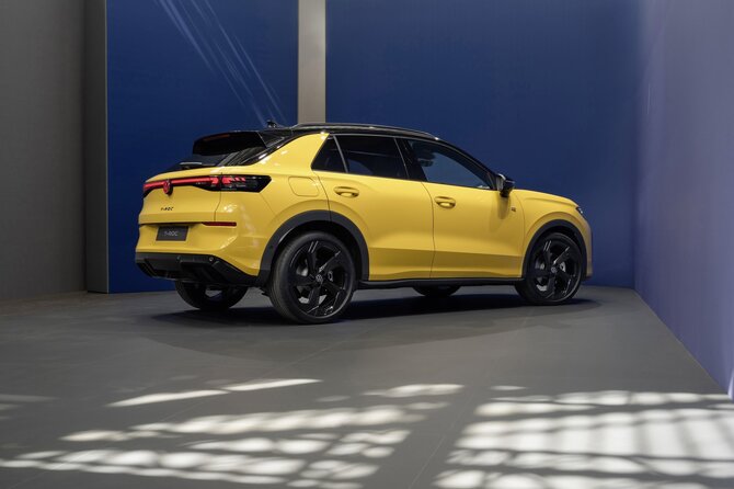 Organizacijos nuotr./„Volkswagen“ pristatė naująjį „T-Roc“: šiuolaikiškas dizainas, hibridinės jėgainės ir aukštesnio segmento įranga 
