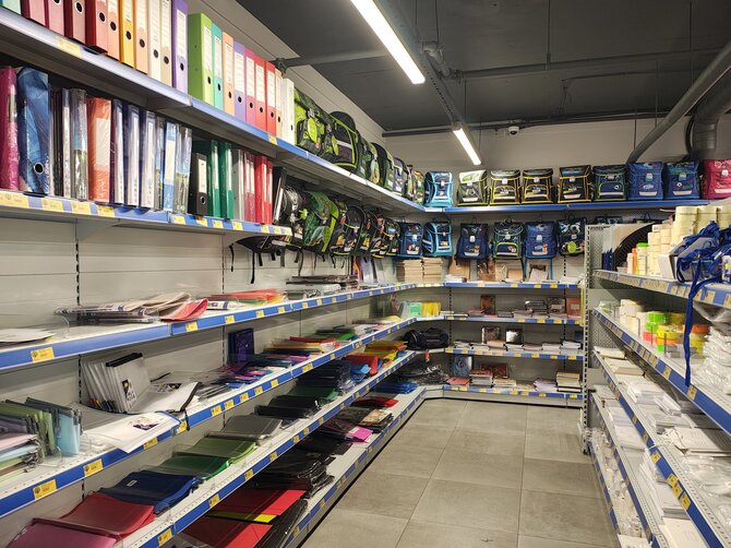 „Vilnius Outlet“ nuotr./„Vilnius Outlet“ įsikūrusi biuro ir kanceliarinių prekių parduotuvė „Sidabrinis medis“: tvarūs sprendimai bei šimtametės technologijos 