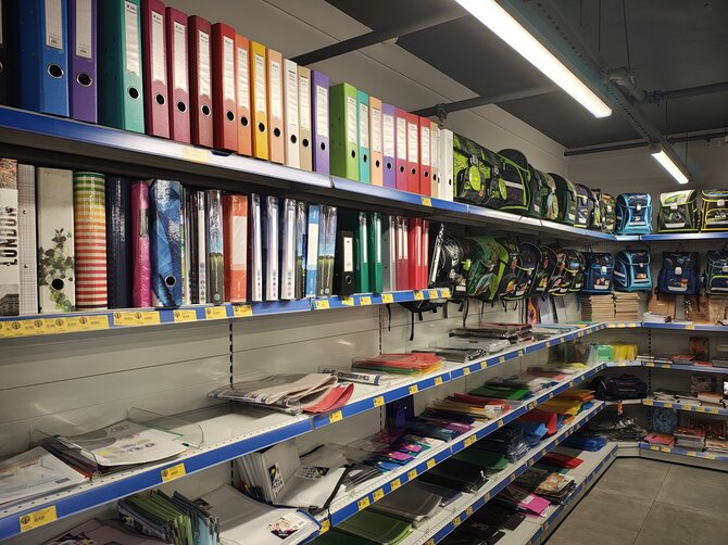 „Vilnius Outlet“ nuotr./„Vilnius Outlet“ įsikūrusi biuro ir kanceliarinių prekių parduotuvė „Sidabrinis medis“: tvarūs sprendimai bei šimtametės technologijos 