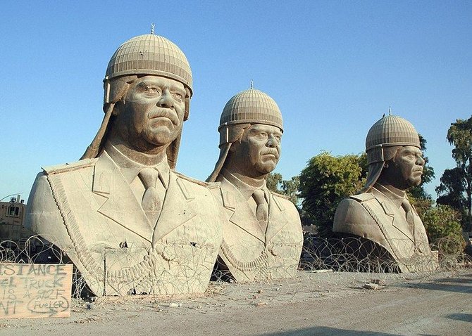 Wikipedia.org nuotr./Saddamo Husseino biustai Bagdade