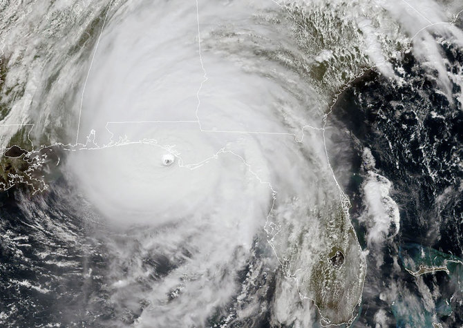 AFP/„Scanpix“ nuotr./Uraganas iš kosmoso