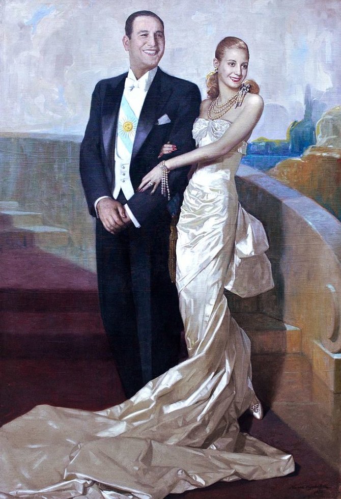 Wikipedia.org nuotr./Oficialusis Juano Peróno portretas. Jis yra vienintelis Argentinos prezidentas, oficialiame portrete pavaizduotas kartu su žmona. (1948 m.)