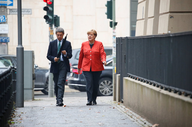 „Reuters“/„Scanpix“ nuotr./Angela Merkel su vyru Joachimu Saueriu