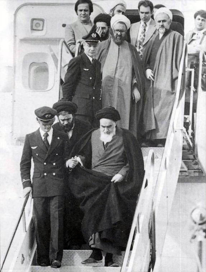 Wikipedia.org nuotr./Ajatolos Khomeini sugrįžimas į Iraną po 14 metų tremties (1979 m.)