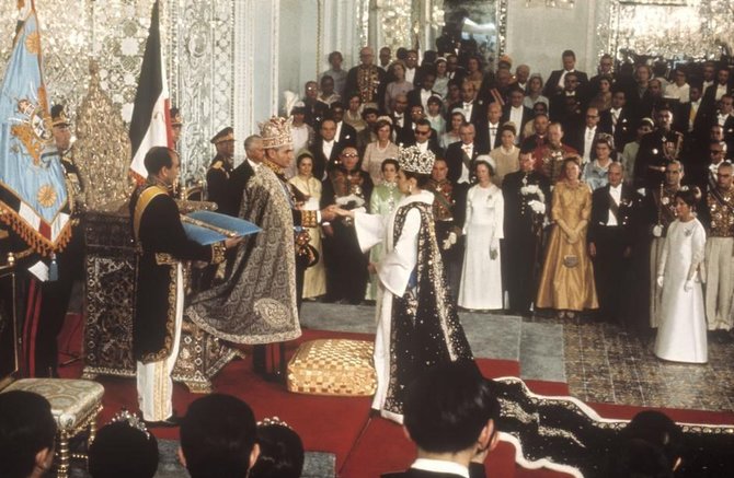 Wikipedia.org nuotr./Farah karūnavimo ceremonija (1967 m.)