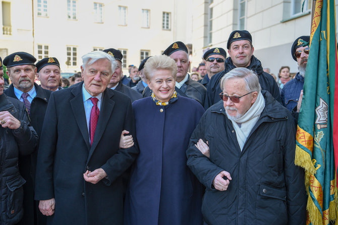 Lietuvos Respublikos prezidento kanceliarijos/Roberto Dačkaus nuotr./Valdas Adamkus, Dalia Grybauskaitė ir Vytautas Landsbergis