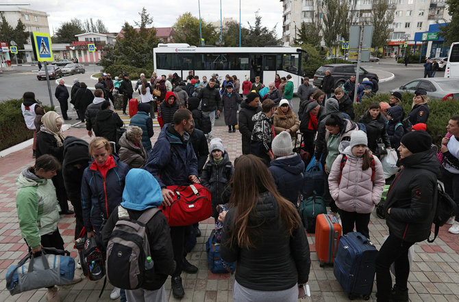 „Reuters“/„Scanpix“ nuotr./Civilių išvežimas iš Chersono