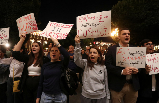 „Reuters“/„Scanpix“ nuotr./Protestuotojai Jerevane